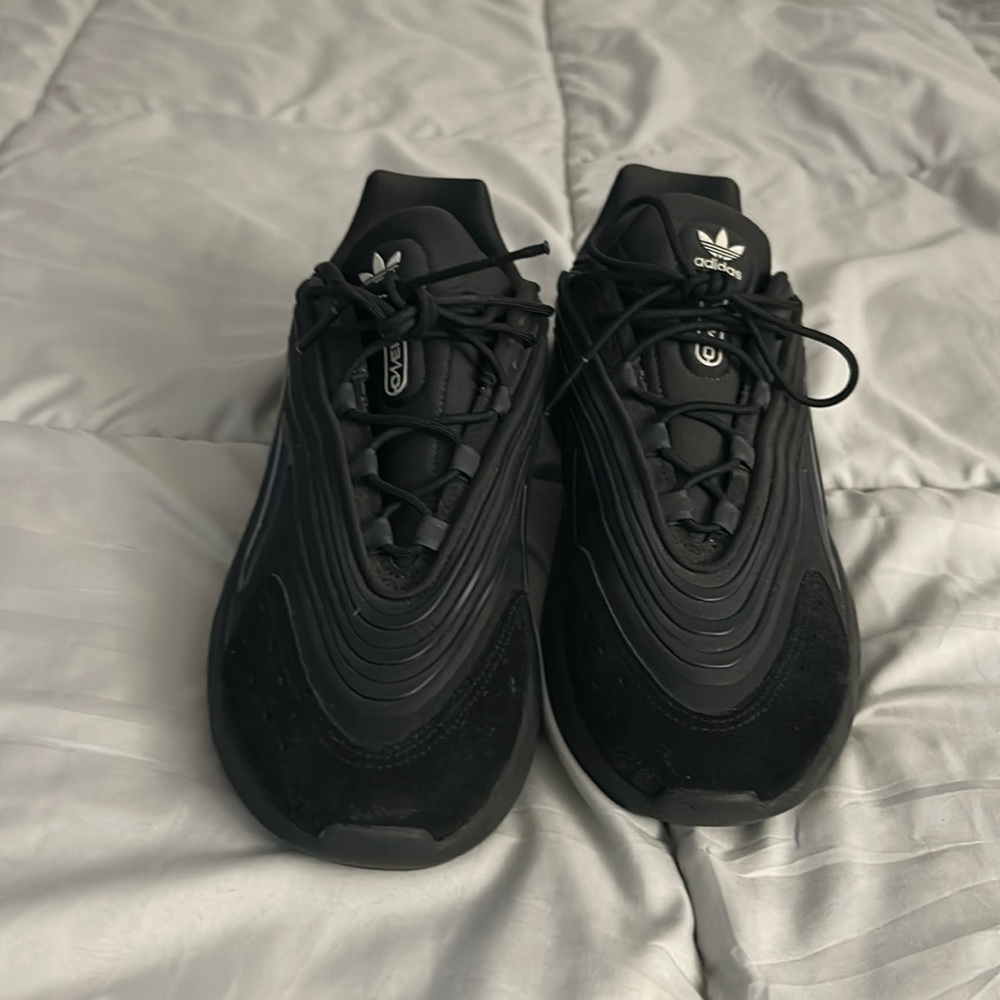 Adidas ozelia